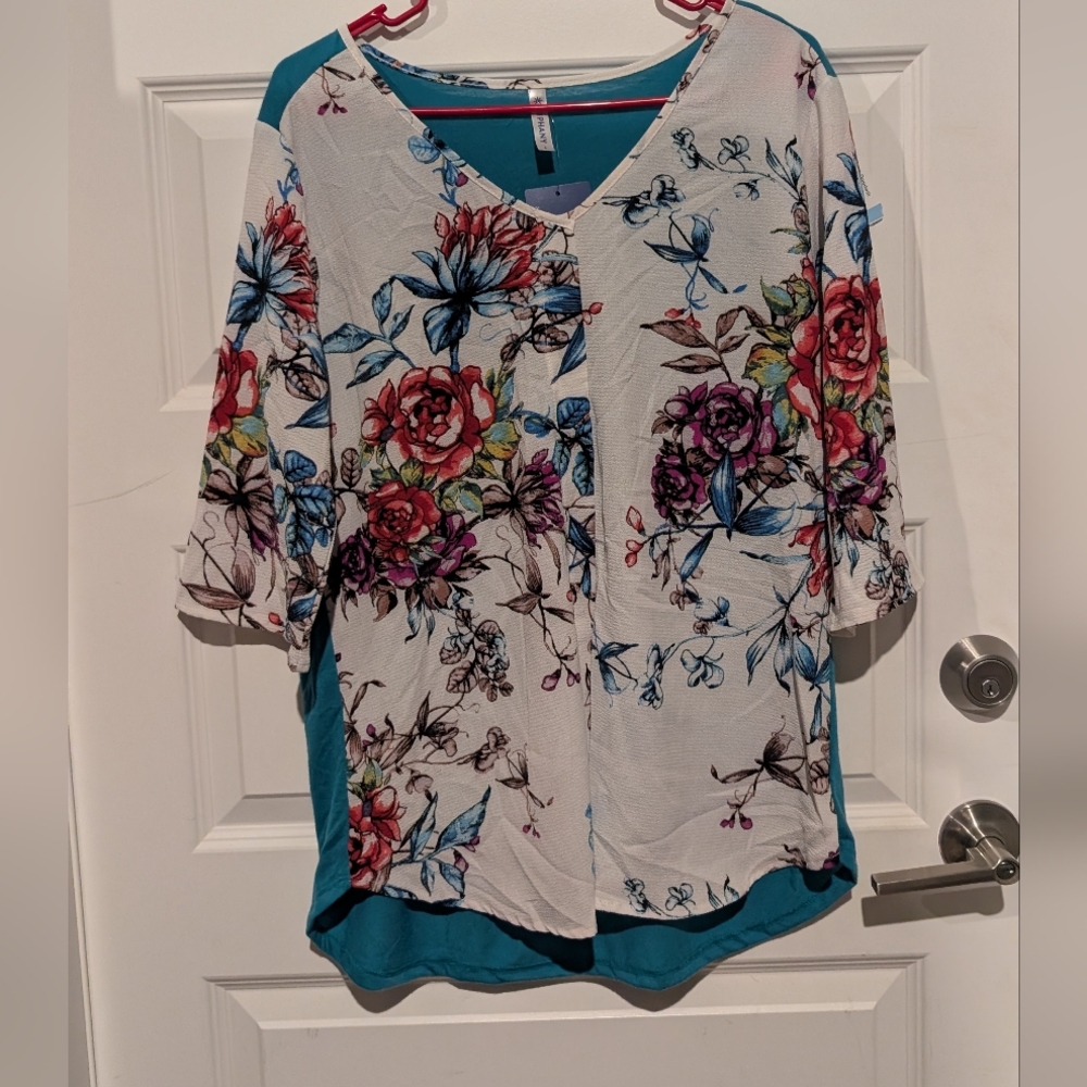 Piphany Floral V-Neck Blouse in White and Teal